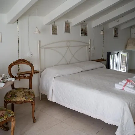 Casa Viola Dimora Di Campagna Couette-café 3*